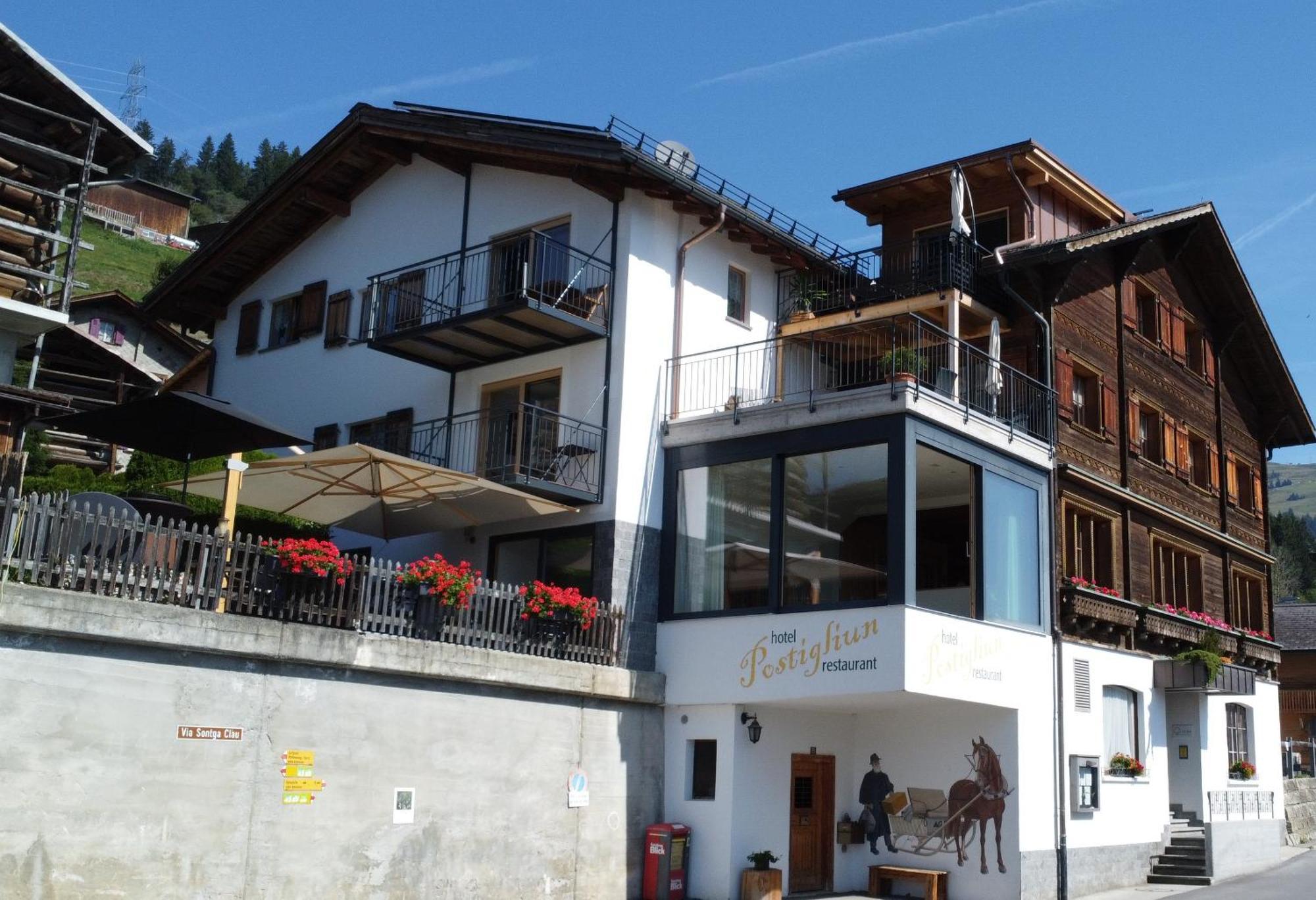 Hotel Garni Postigliun Andiast Andest ภายนอก รูปภาพ